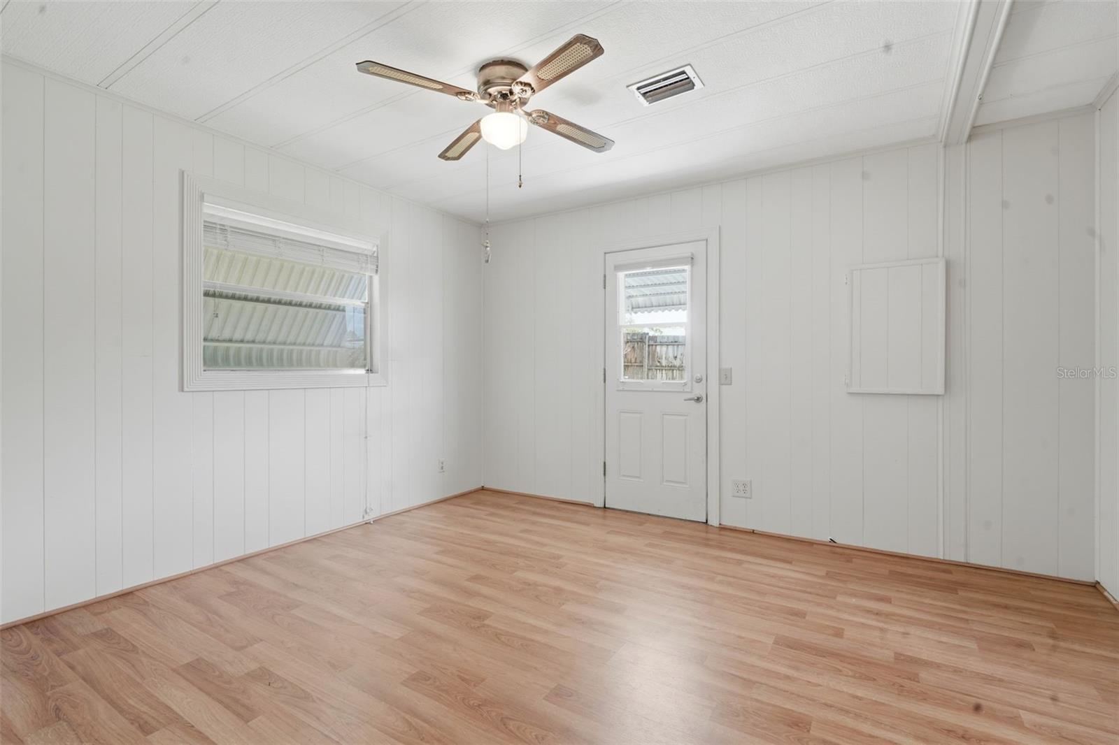 Image 20 of 55 For 142 Florence Boulevard