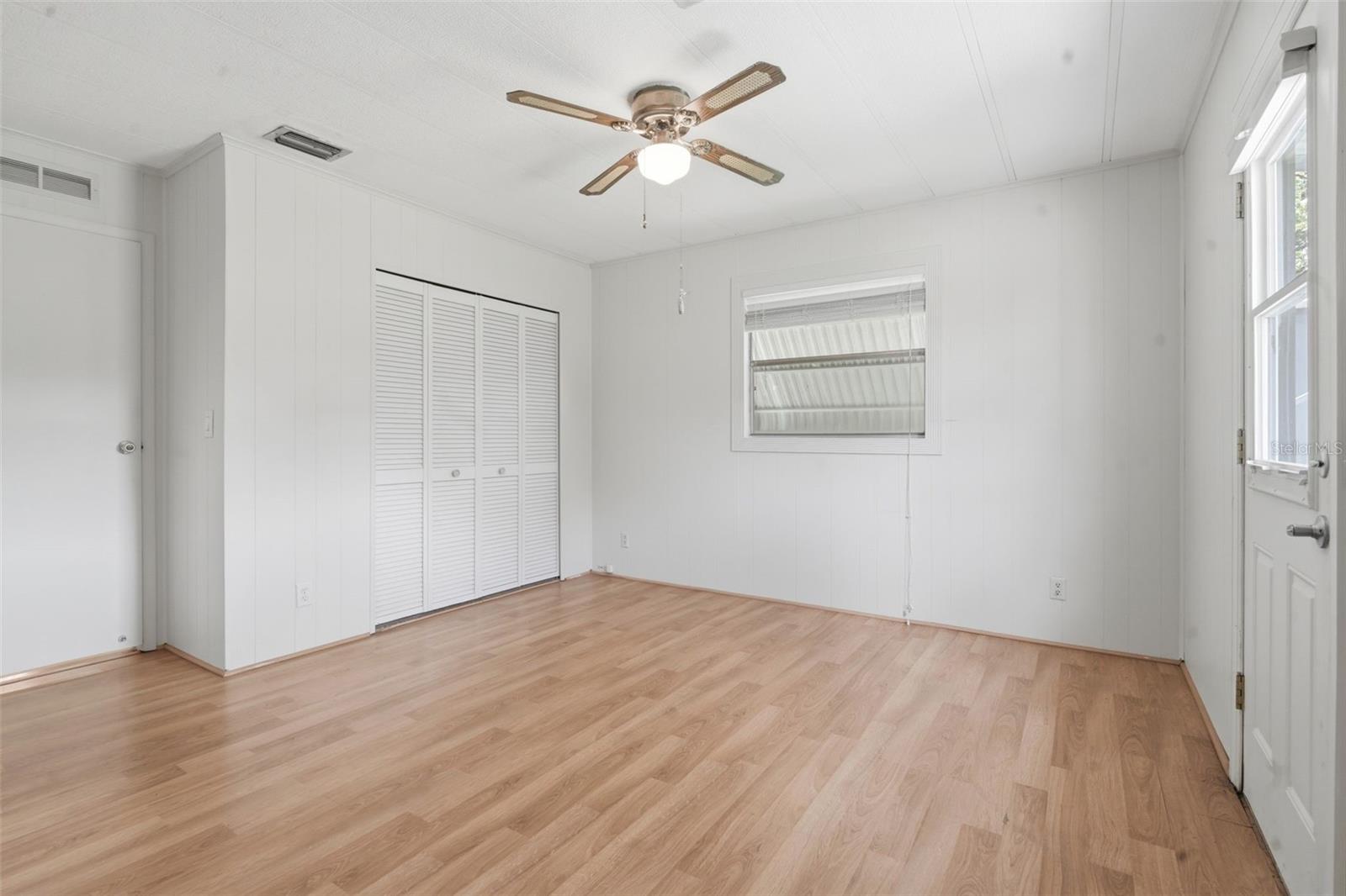 Image 24 of 55 For 142 Florence Boulevard