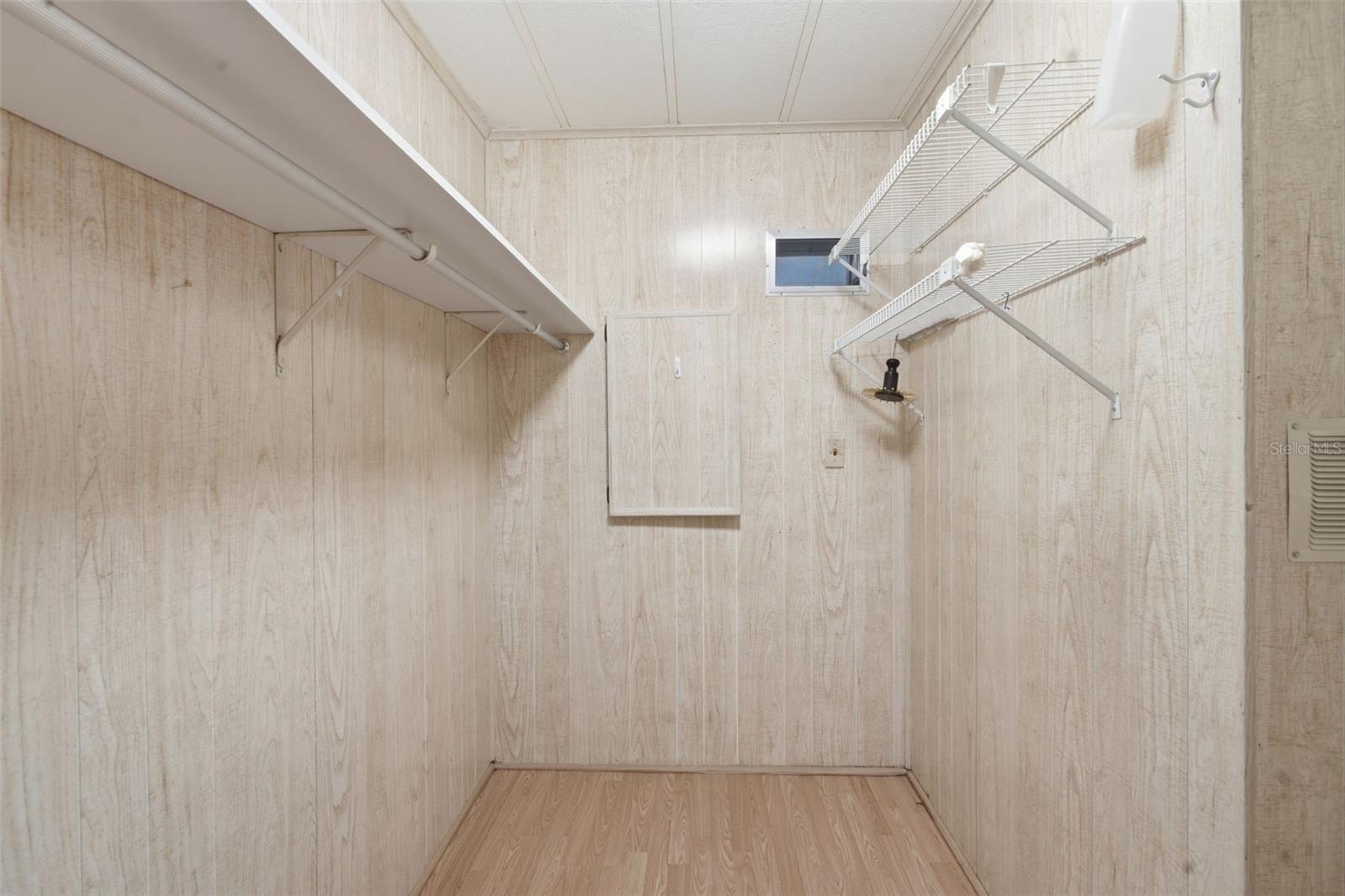 Image 26 of 55 For 142 Florence Boulevard