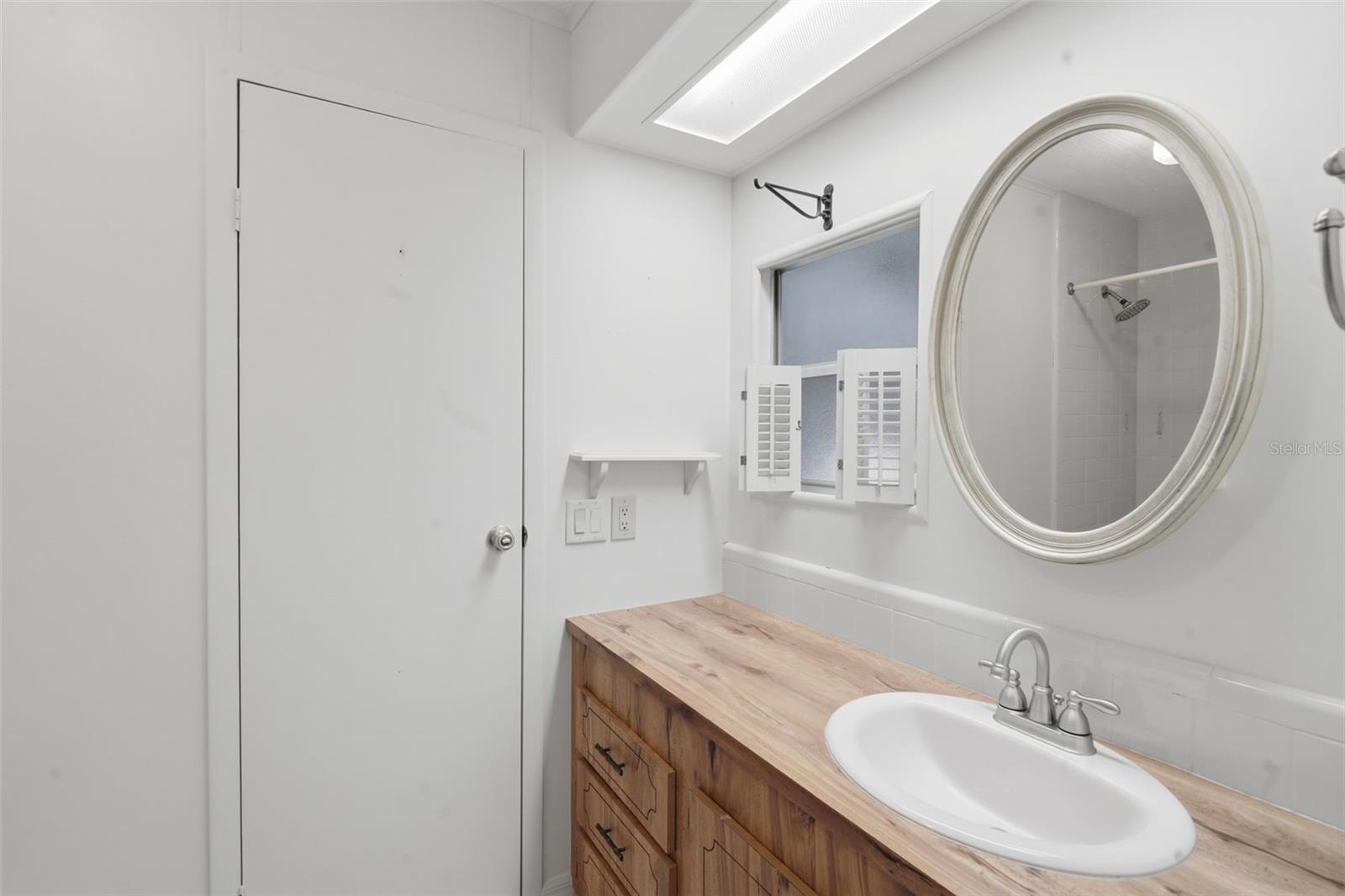 Image 29 of 55 For 142 Florence Boulevard