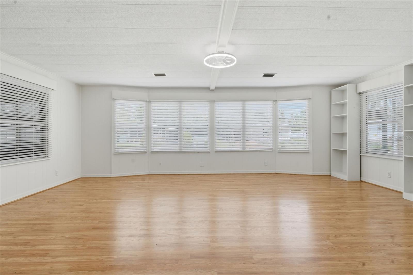 Image 3 of 55 For 142 Florence Boulevard