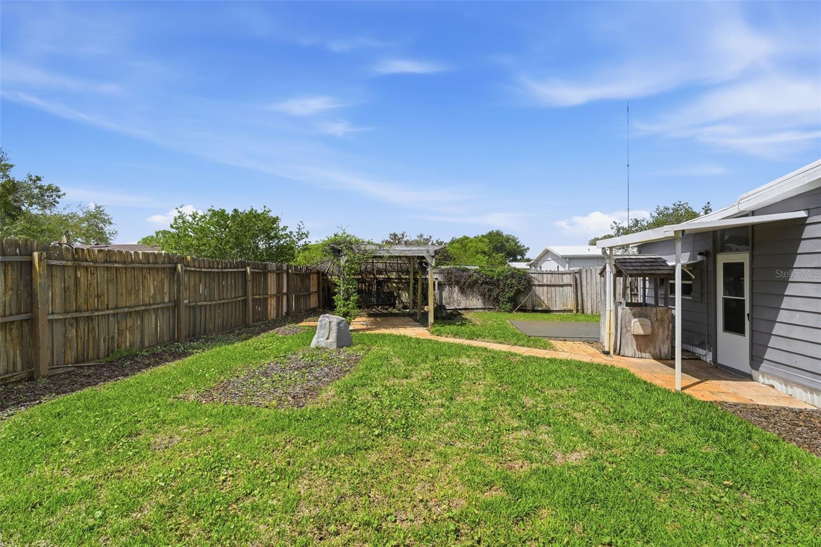 Image 43 of 55 For 142 Florence Boulevard