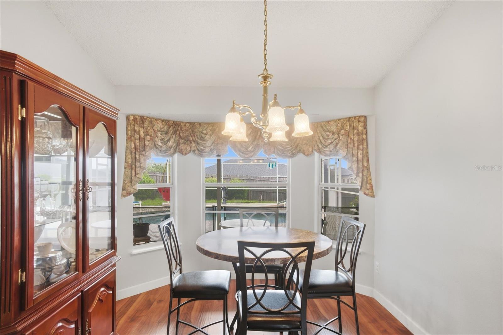 Image 12 of 37 For 790 Willow Crest Street