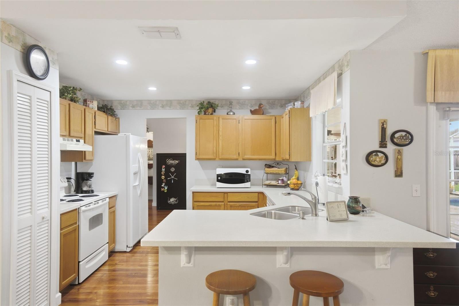 Image 16 of 37 For 790 Willow Crest Street