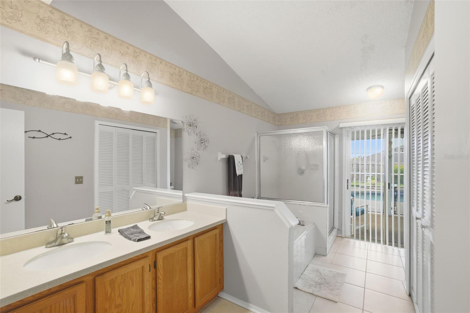 Image 24 of 37 For 790 Willow Crest Street