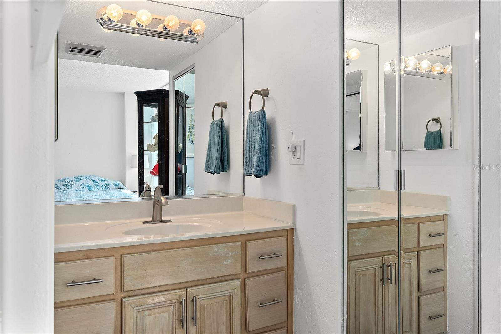 Image 30 of 42 For 2987 Atlantic Avenue H010