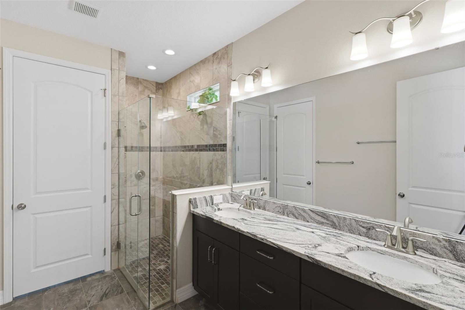 Image 20 of 46 For 2321 Oxmoor Drive