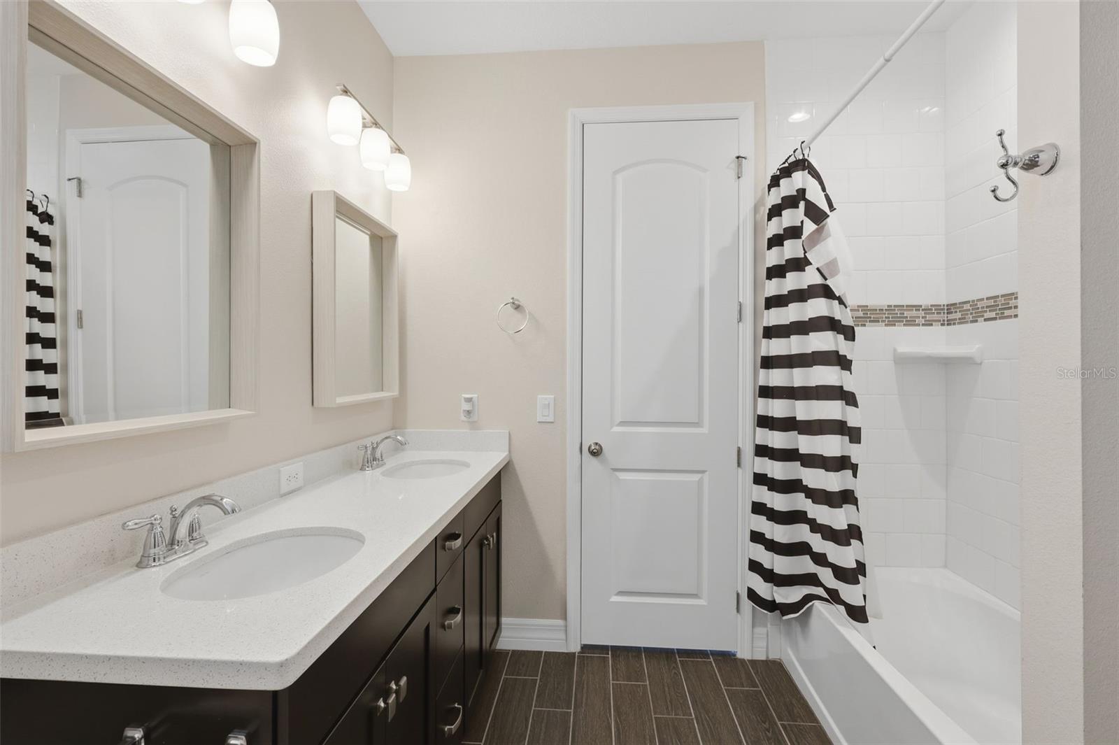 Image 23 of 46 For 2321 Oxmoor Drive