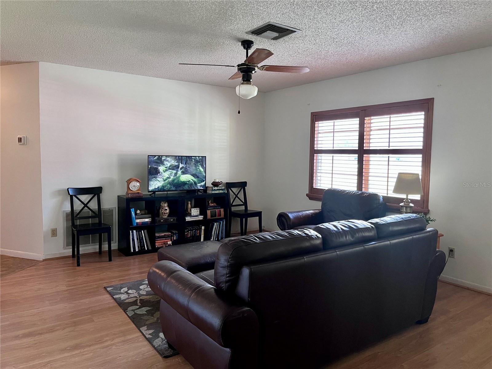 Image 11 of 45 For 7484 Redbud Lane