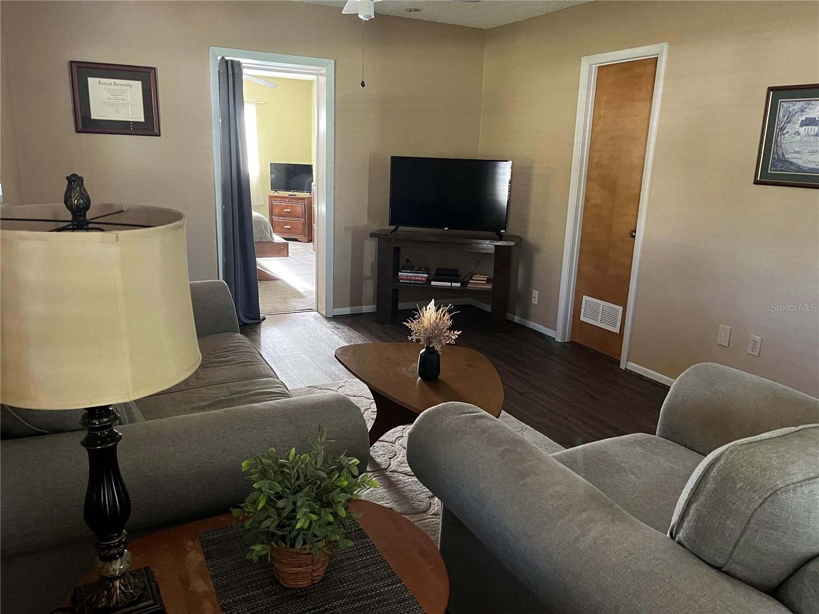 Image 25 of 45 For 7484 Redbud Lane