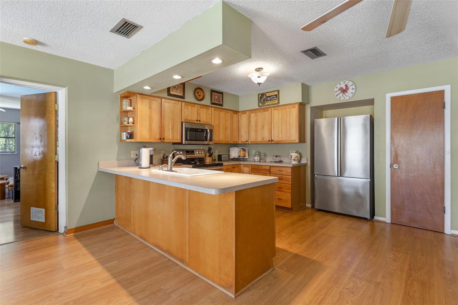 Image 9 of 45 For 7484 Redbud Lane