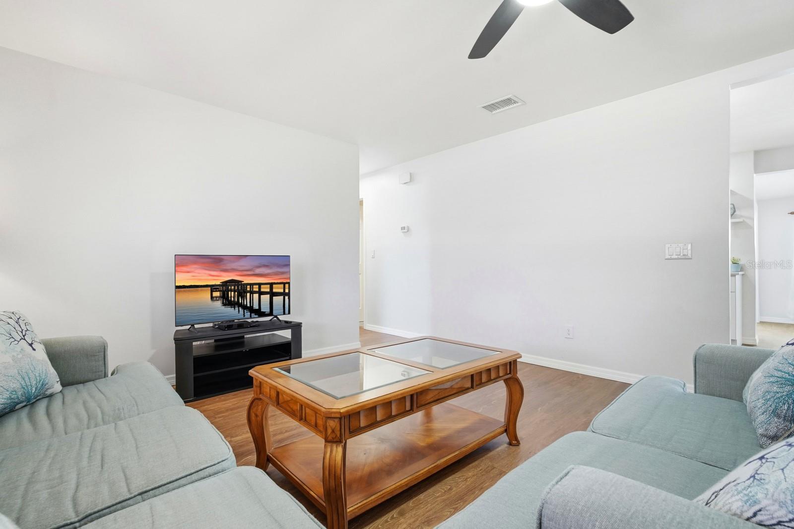 Image 11 of 42 For 2927 Lantern Drive