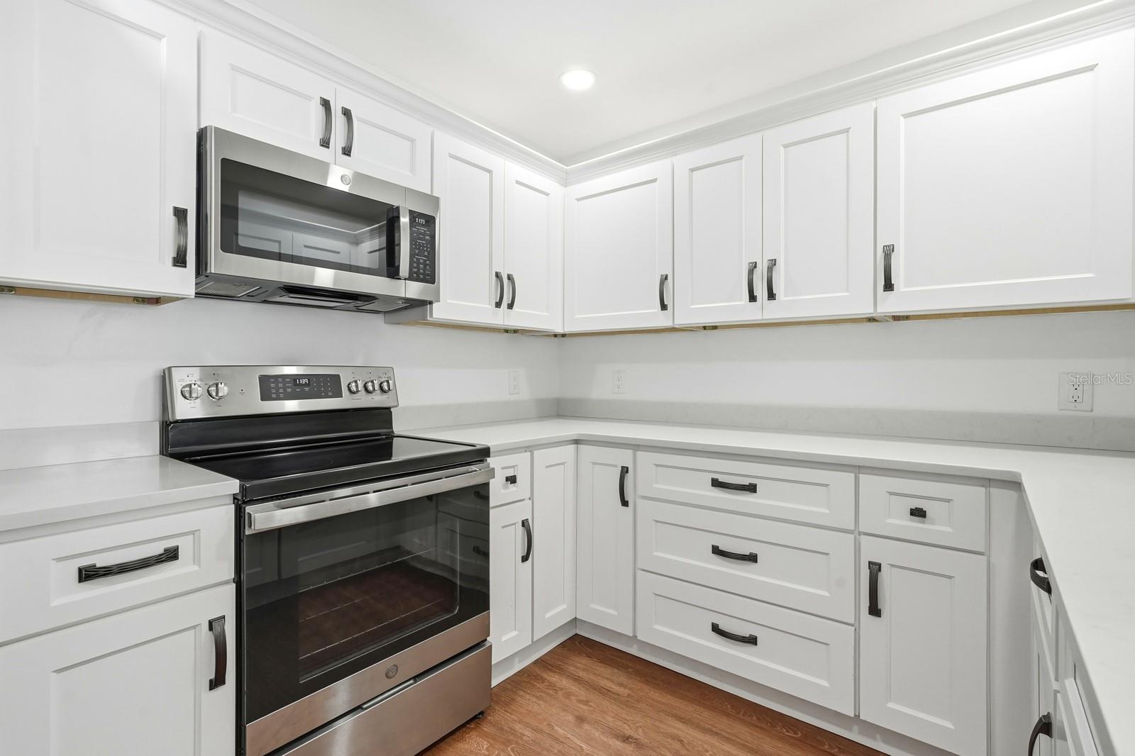 Image 14 of 42 For 2927 Lantern Drive