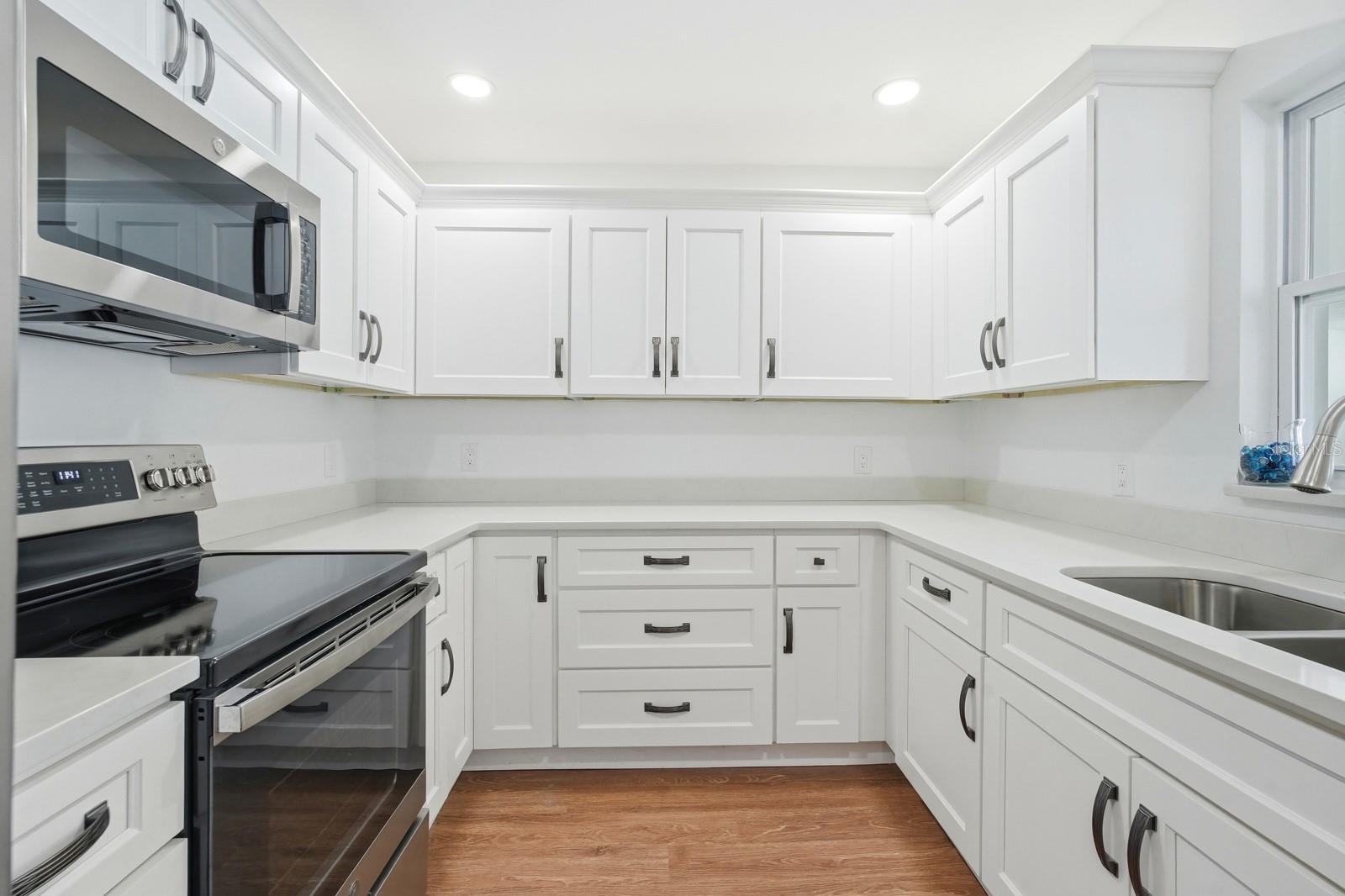 Image 18 of 42 For 2927 Lantern Drive