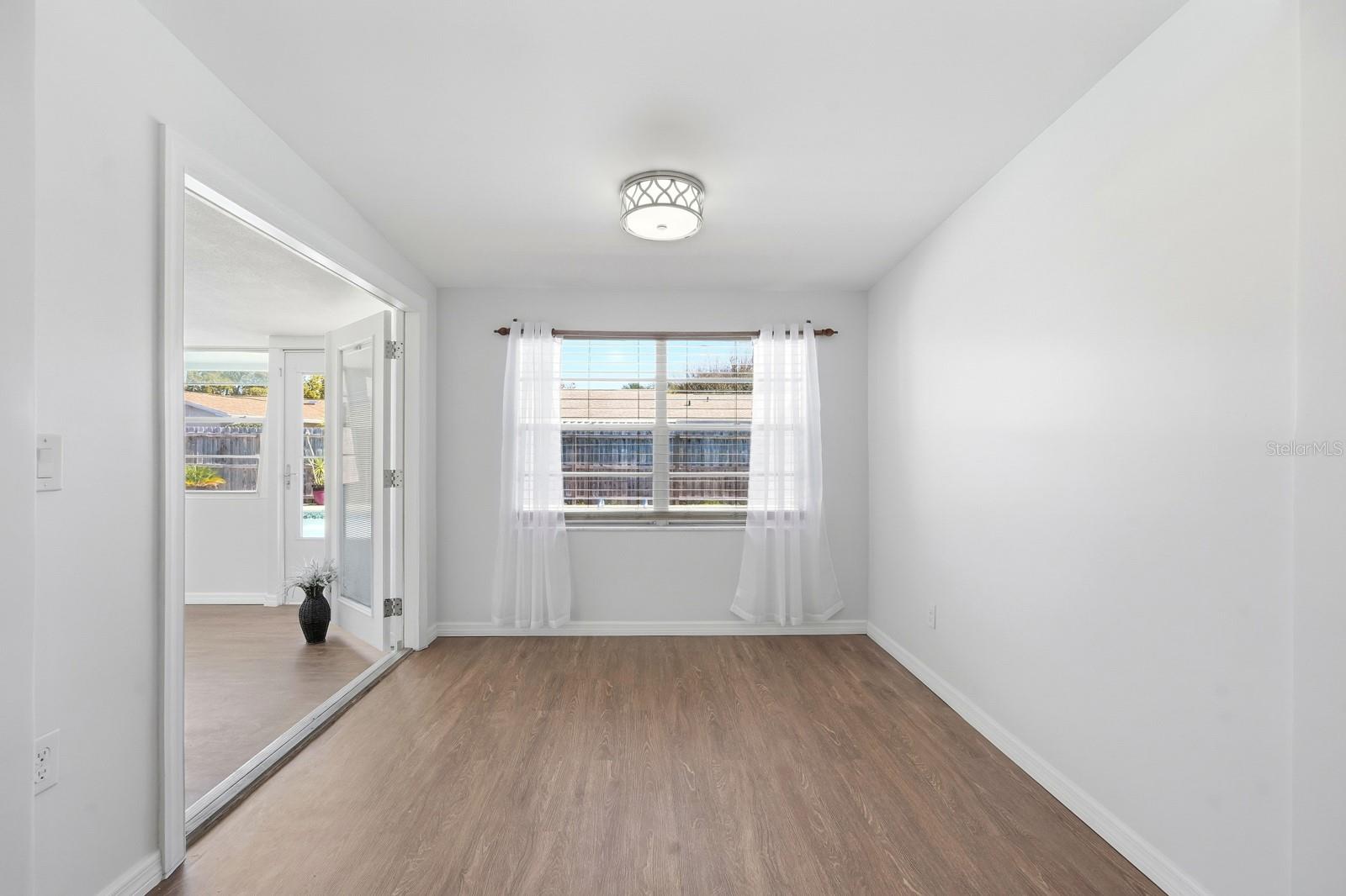 Image 19 of 42 For 2927 Lantern Drive