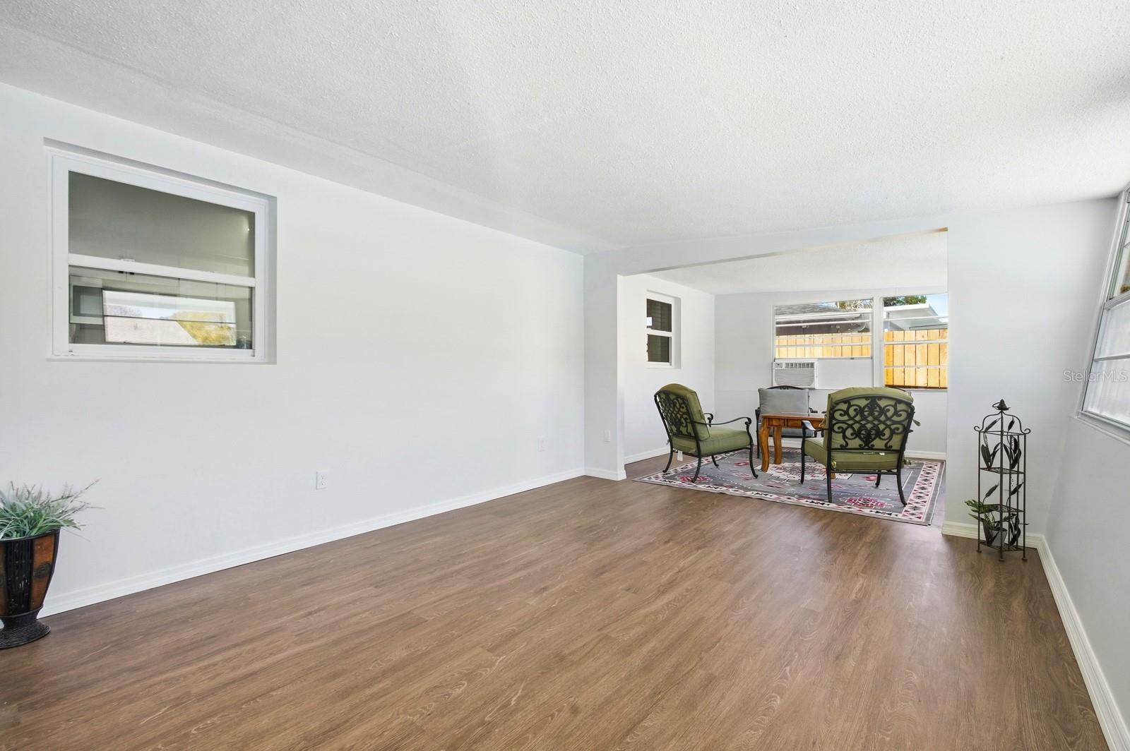 Image 20 of 42 For 2927 Lantern Drive