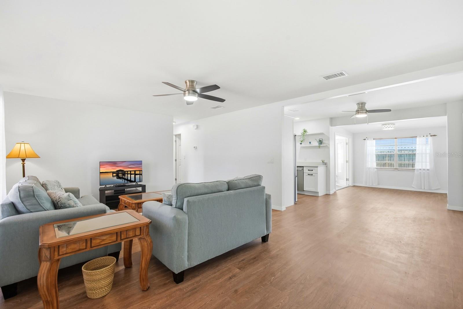 Image 9 of 42 For 2927 Lantern Drive