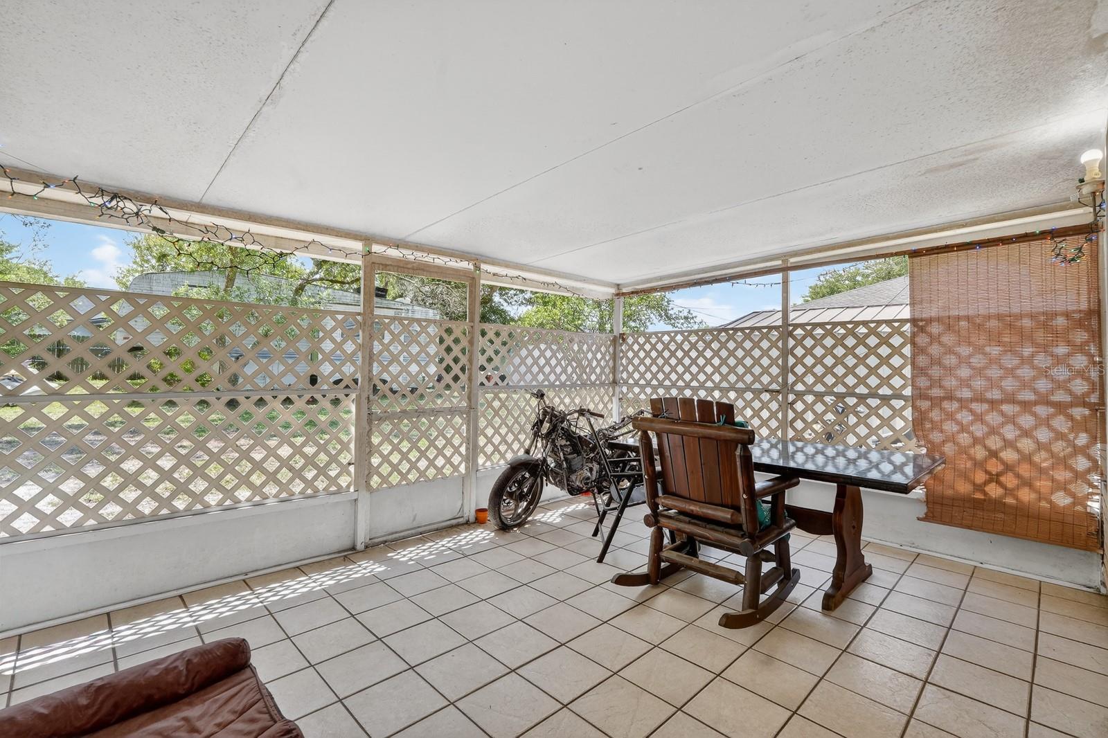 Image 23 of 36 For 2979 Chilton Street