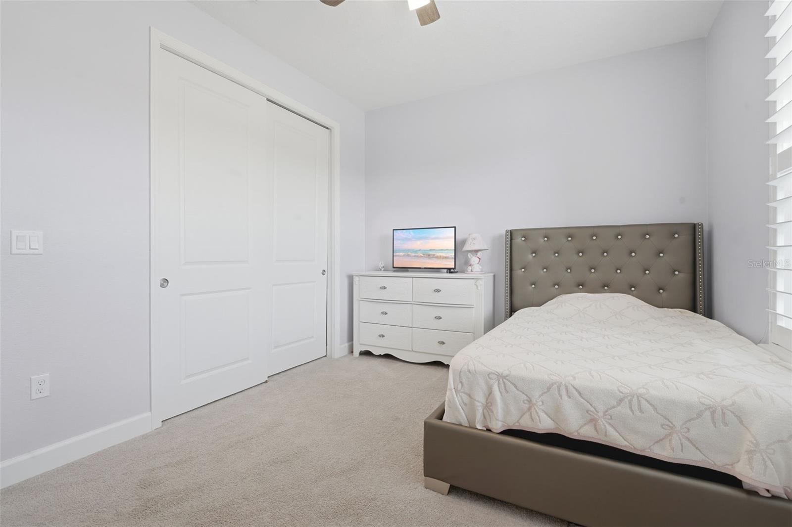 Image 26 of 34 For 262 Northcote Court