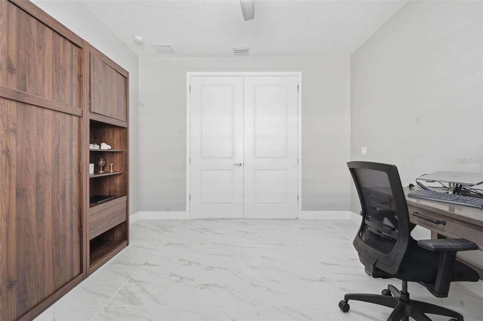 Image 29 of 34 For 262 Northcote Court