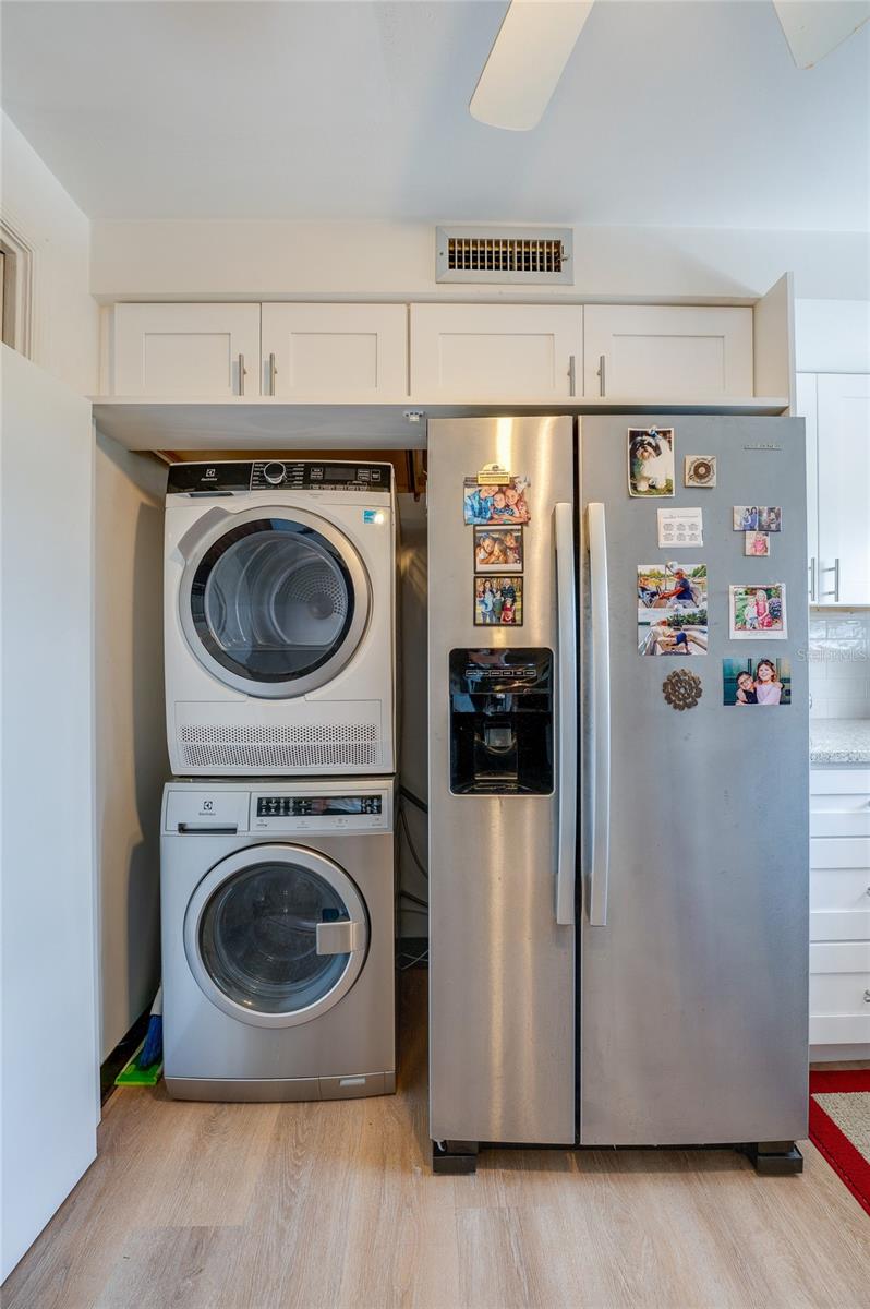 Image 11 of 28 For 404 Beach Street 230 (604)