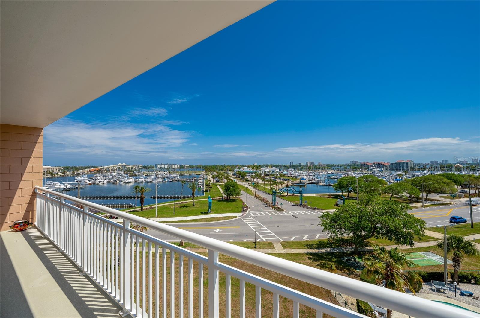 Image 16 of 28 For 404 Beach Street 230 (604)