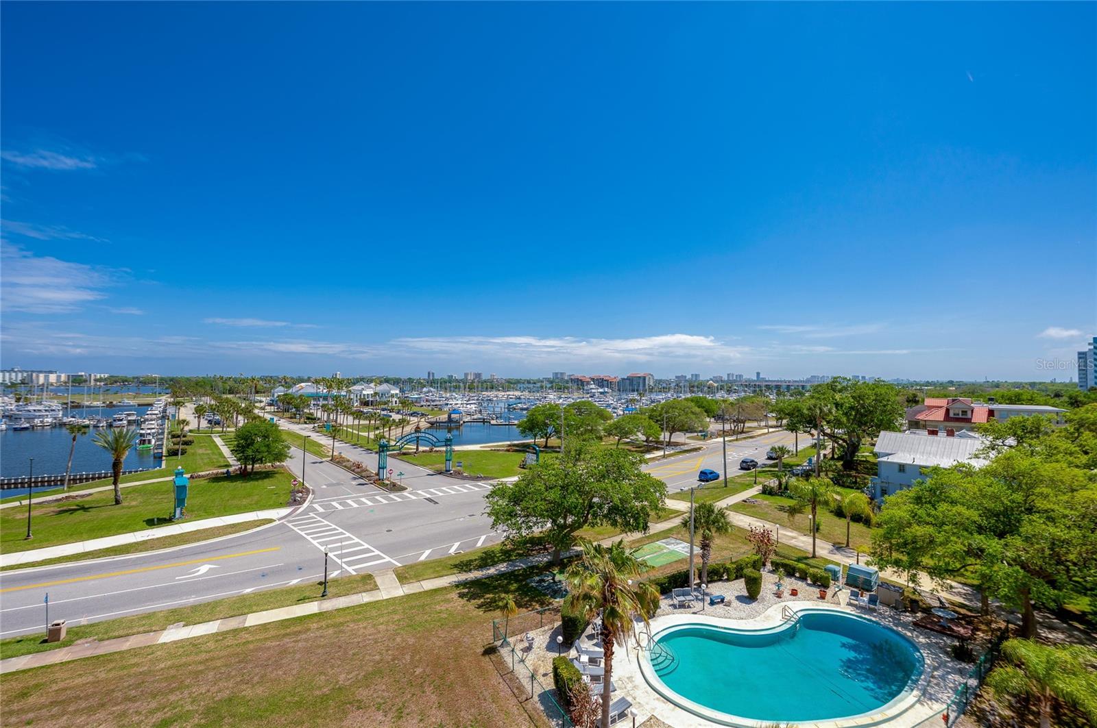 Image 18 of 28 For 404 Beach Street 230 (604)