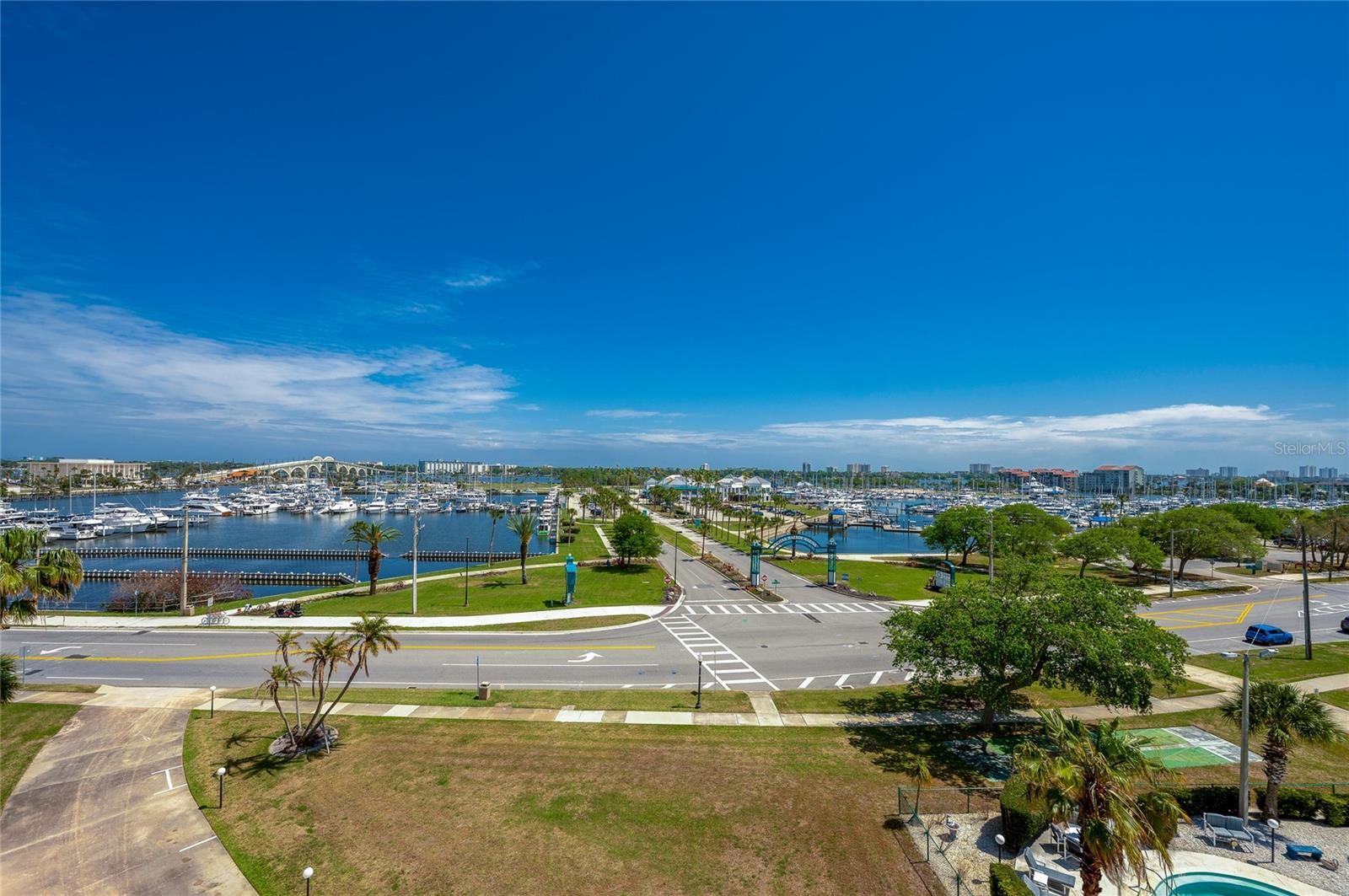 Image 19 of 28 For 404 Beach Street 230 (604)