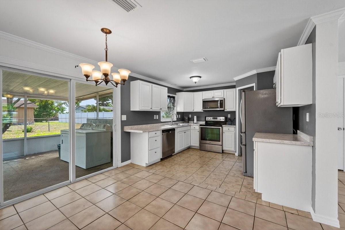 Image 17 of 38 For 2791 Fulford Street