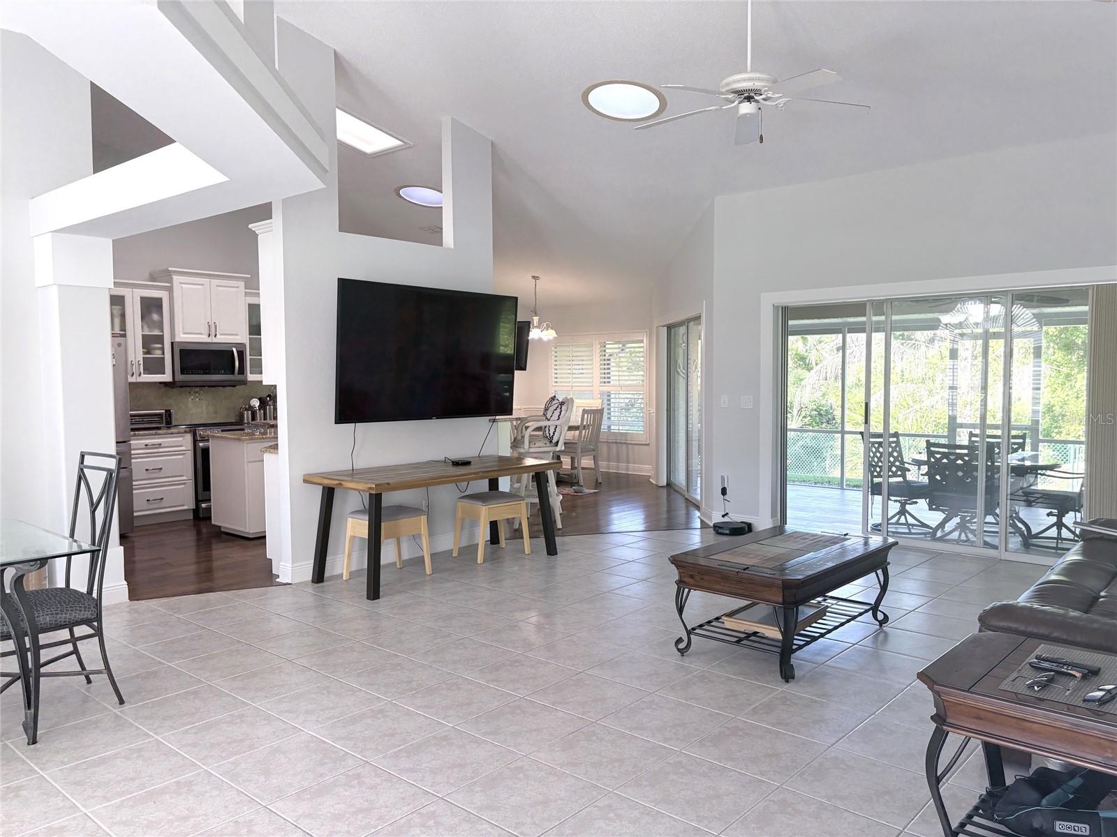 Image 7 of 36 For 5935 Shady Creek Lane