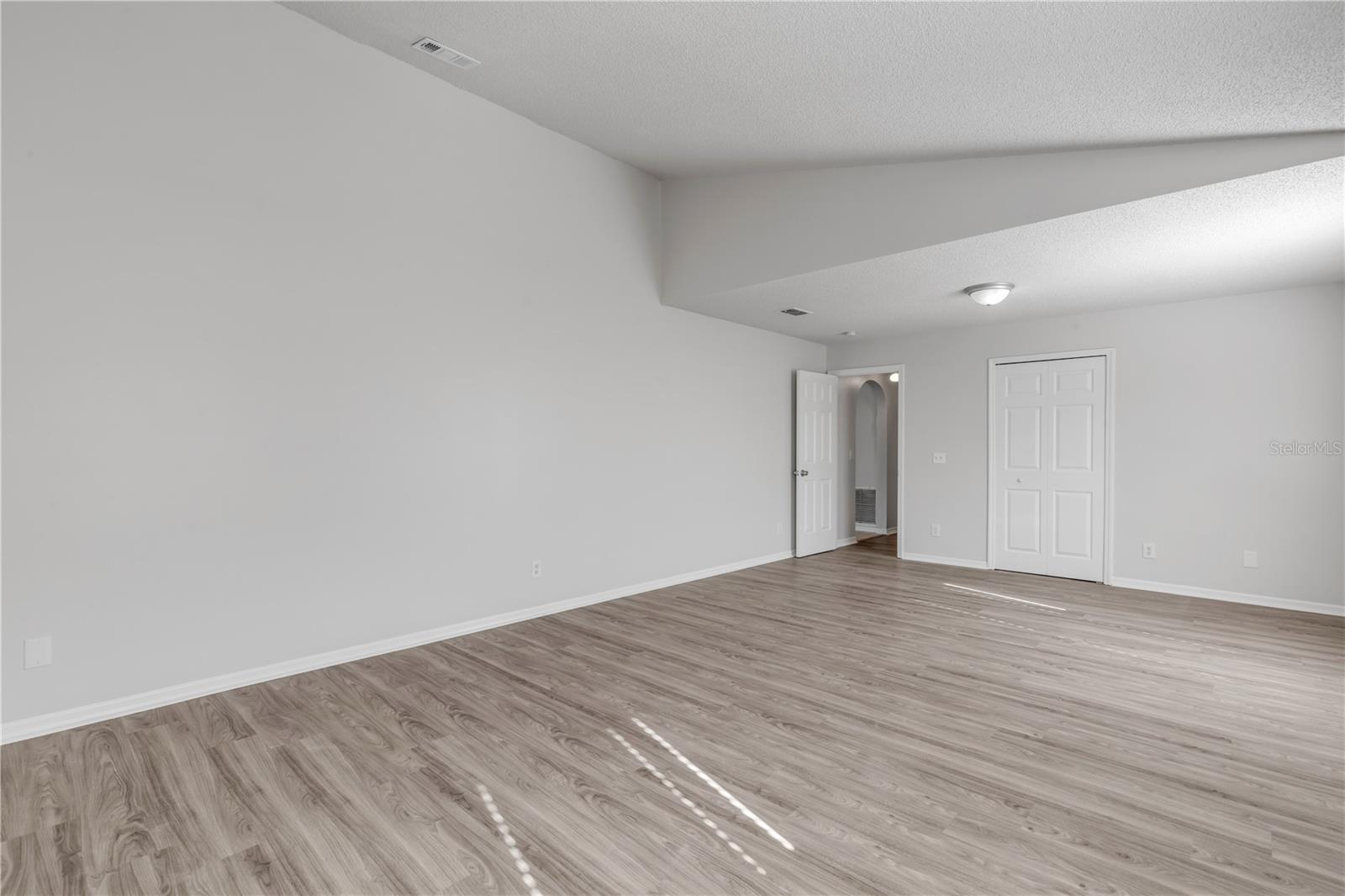 Image 17 of 27 For 8757 Claiborne Court