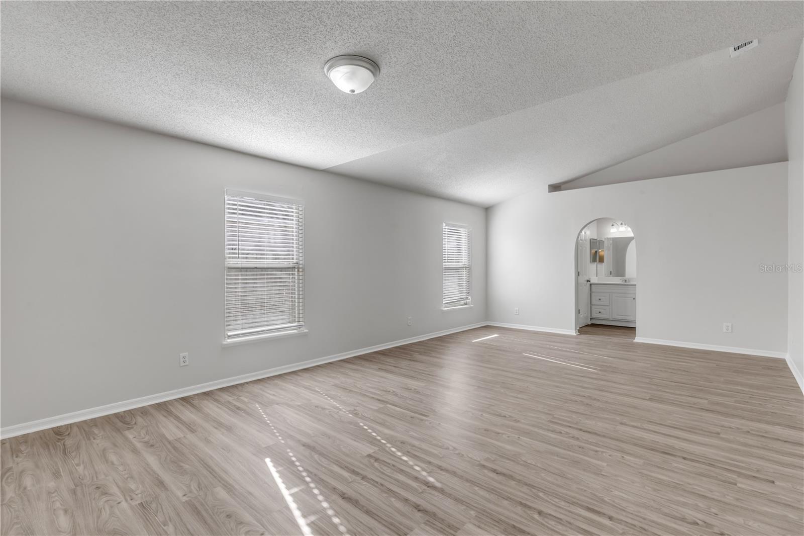 Image 18 of 27 For 8757 Claiborne Court