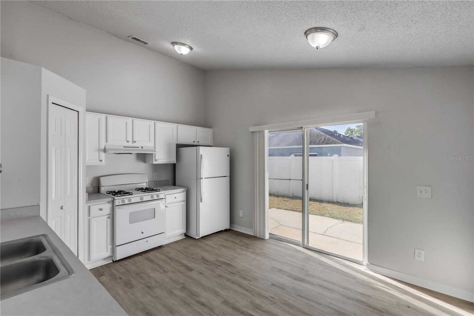 Image 7 of 27 For 8757 Claiborne Court