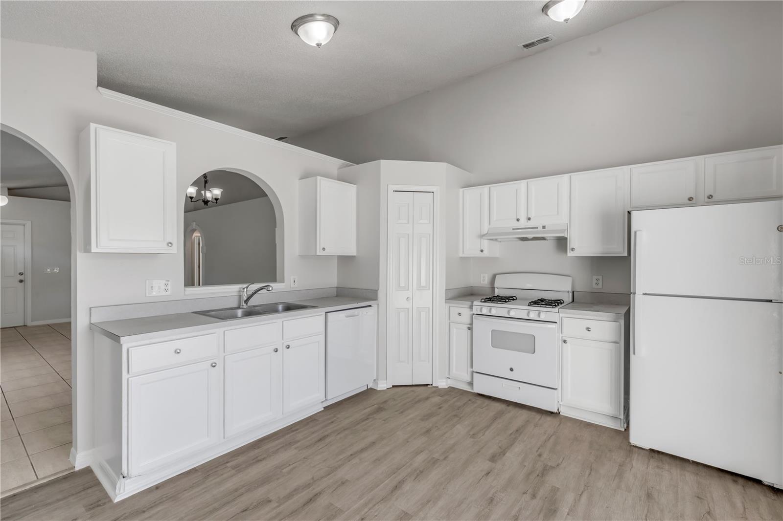 Image 8 of 27 For 8757 Claiborne Court