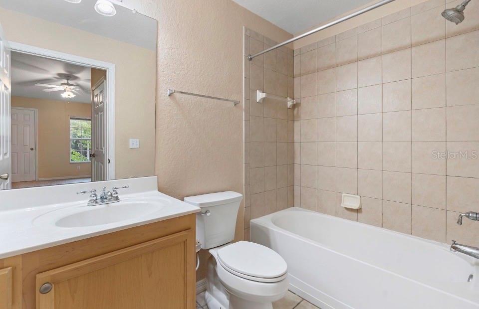 Image 13 of 23 For 910 Regatta Bay Drive 5-201