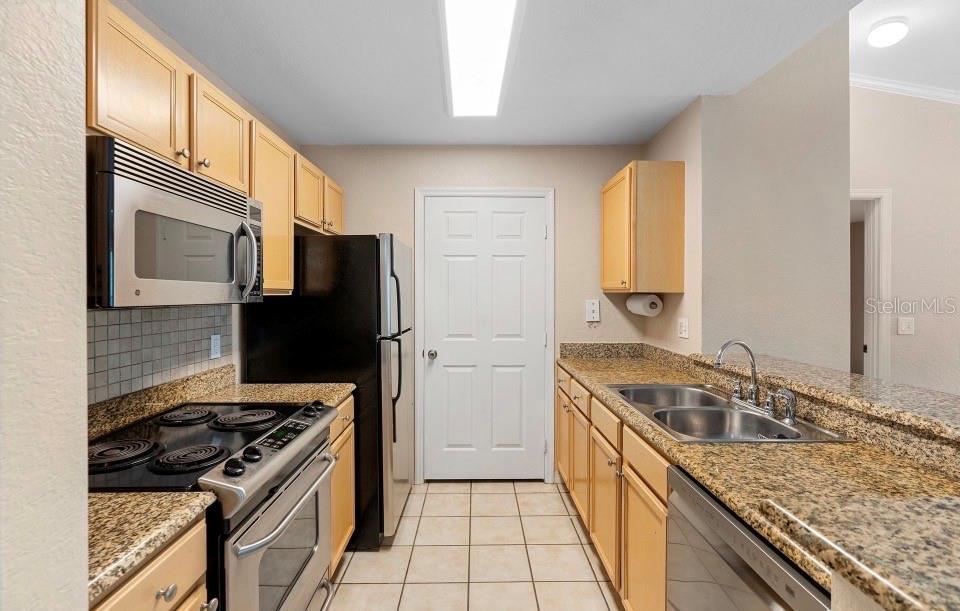 Image 4 of 23 For 910 Regatta Bay Drive 5-201