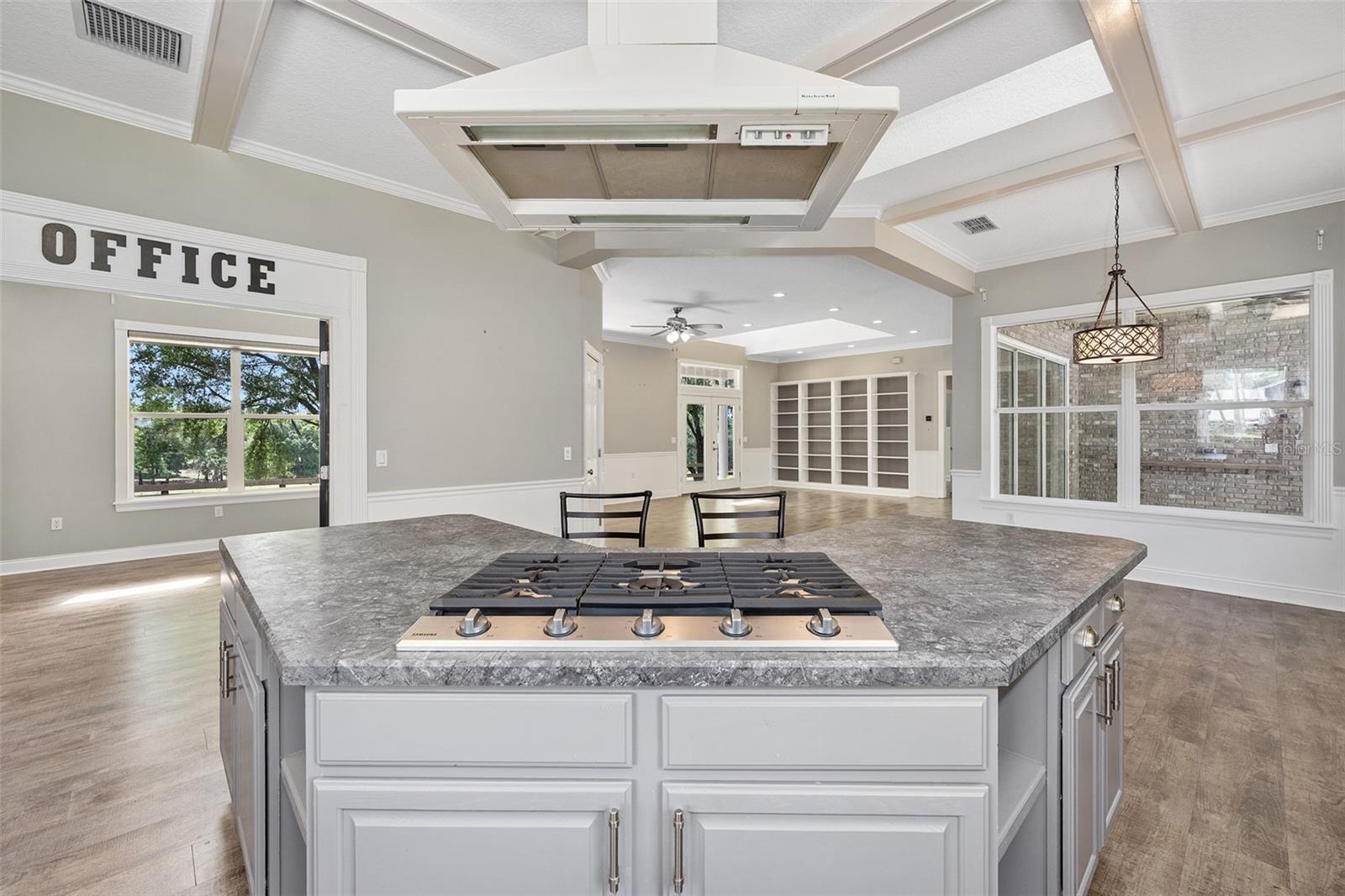 Image 11 of 62 For 2380 Narrow Way