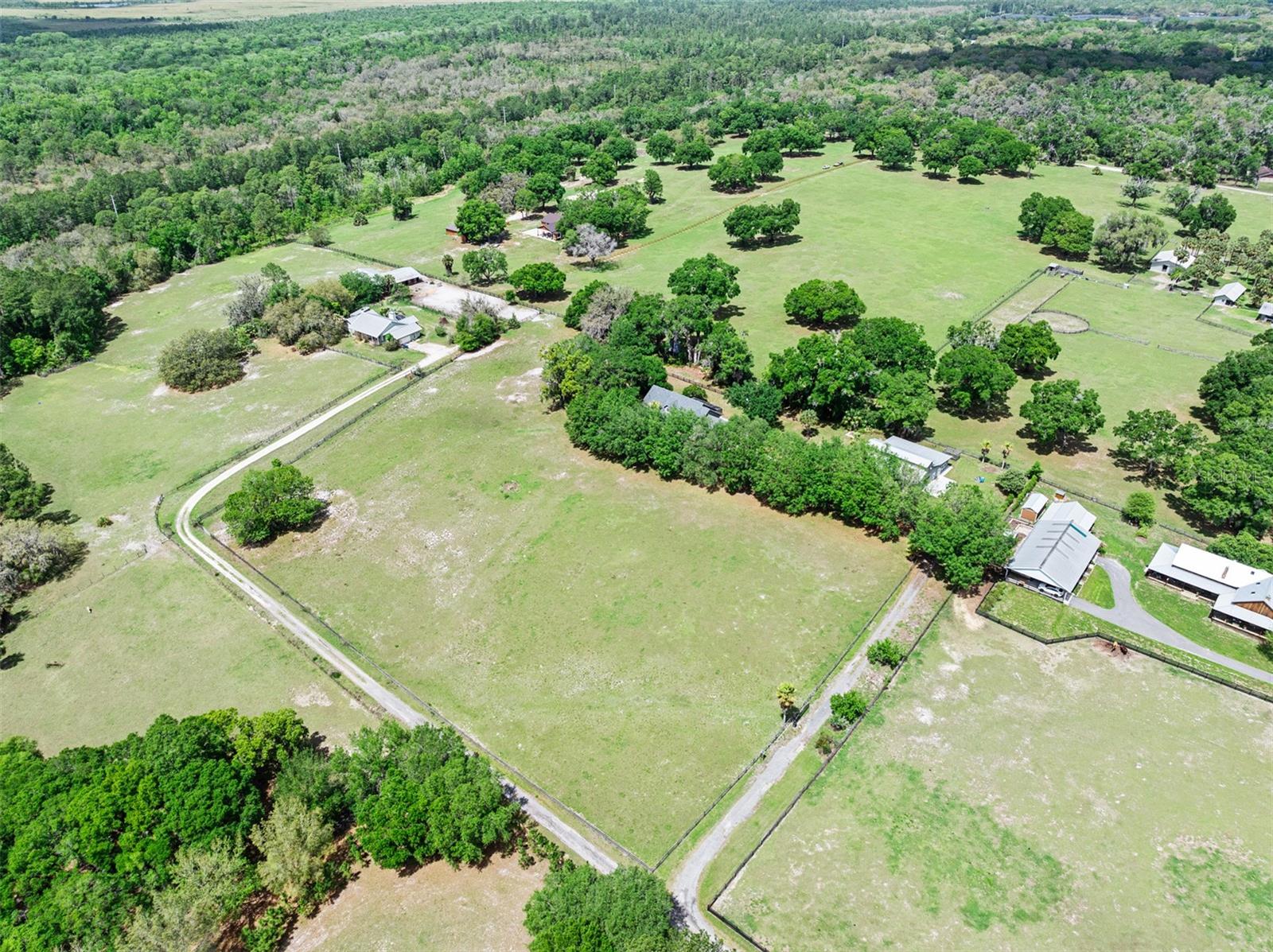 Image 3 of 62 For 2380 Narrow Way