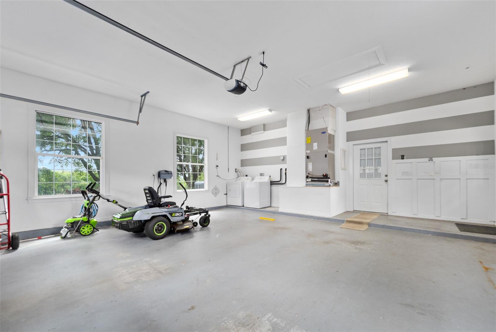 Image 34 of 62 For 2380 Narrow Way