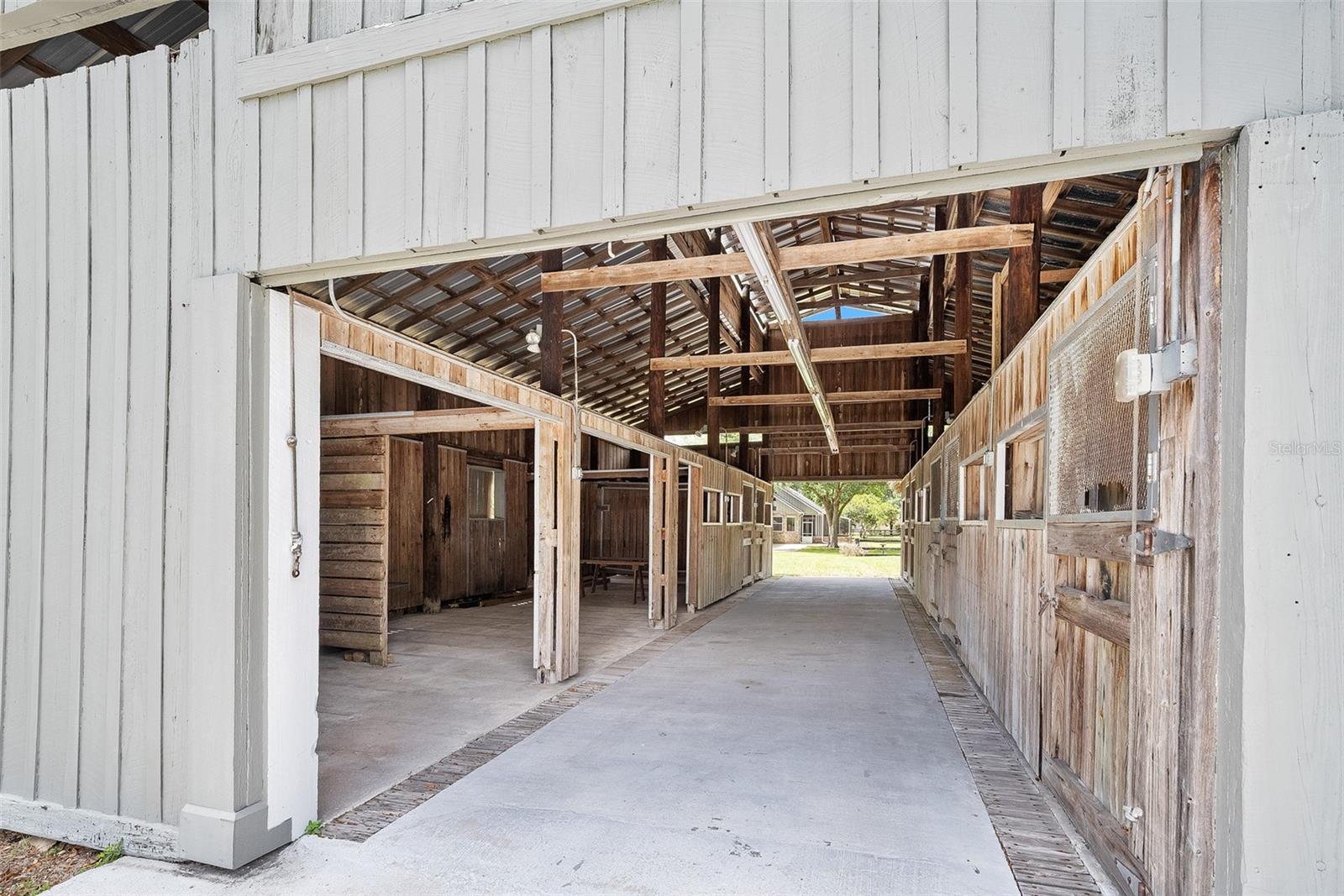 Image 38 of 62 For 2380 Narrow Way