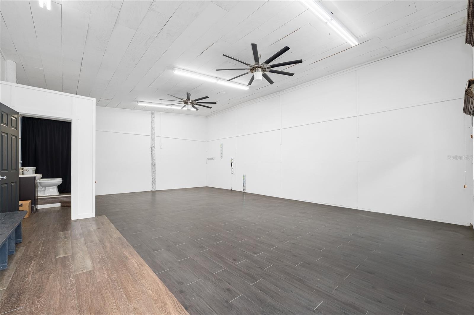 Image 43 of 62 For 2380 Narrow Way