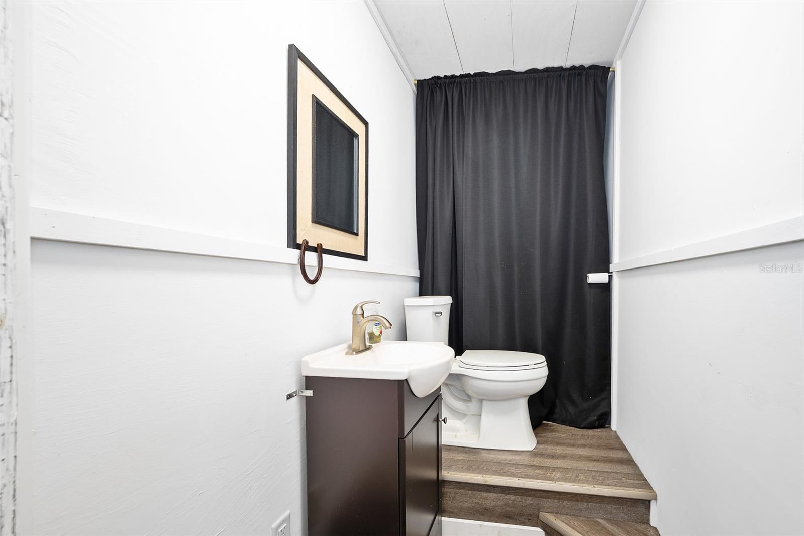 Image 44 of 62 For 2380 Narrow Way