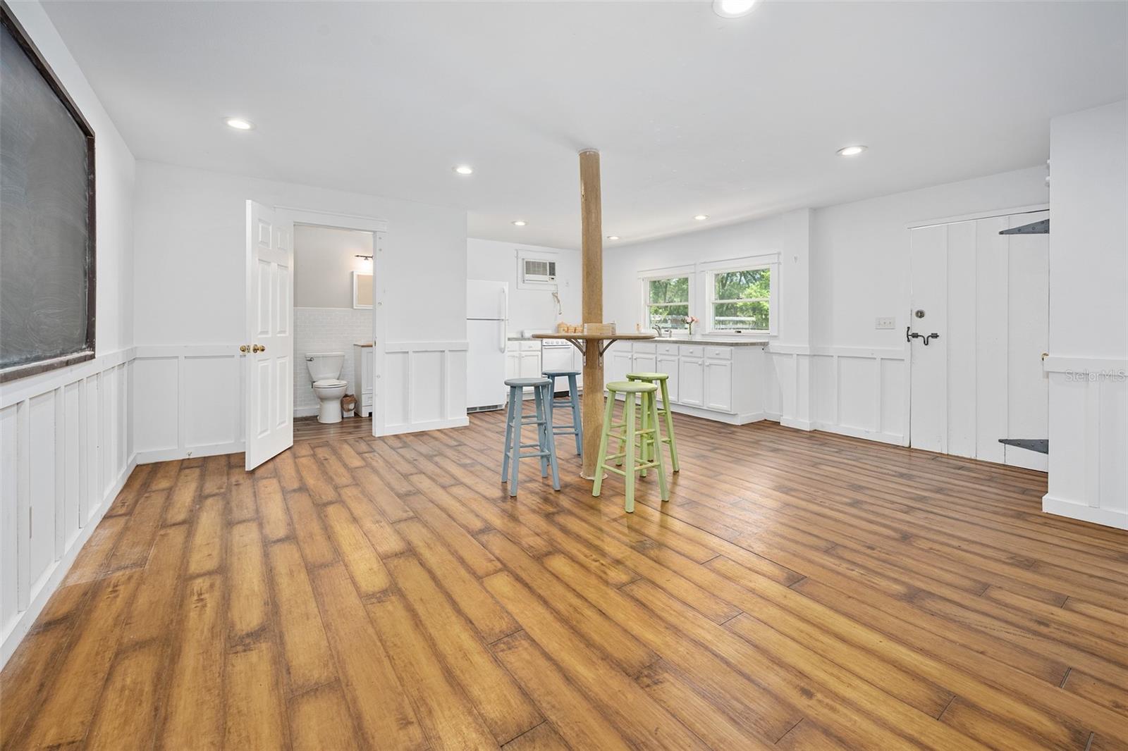 Image 48 of 62 For 2380 Narrow Way