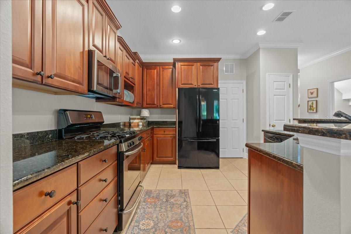 Image 13 of 49 For 118 Birchmont Drive