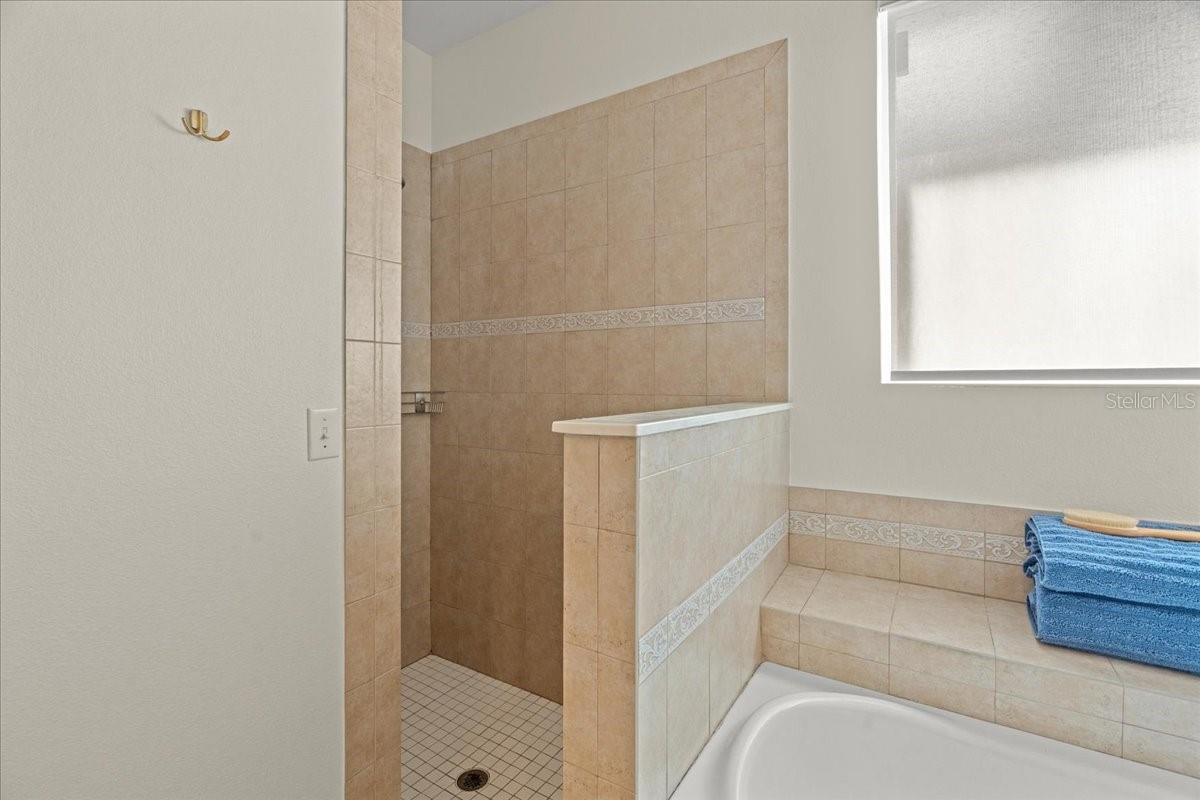 Image 27 of 49 For 118 Birchmont Drive