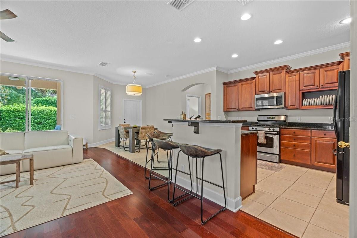 Image 9 of 49 For 118 Birchmont Drive