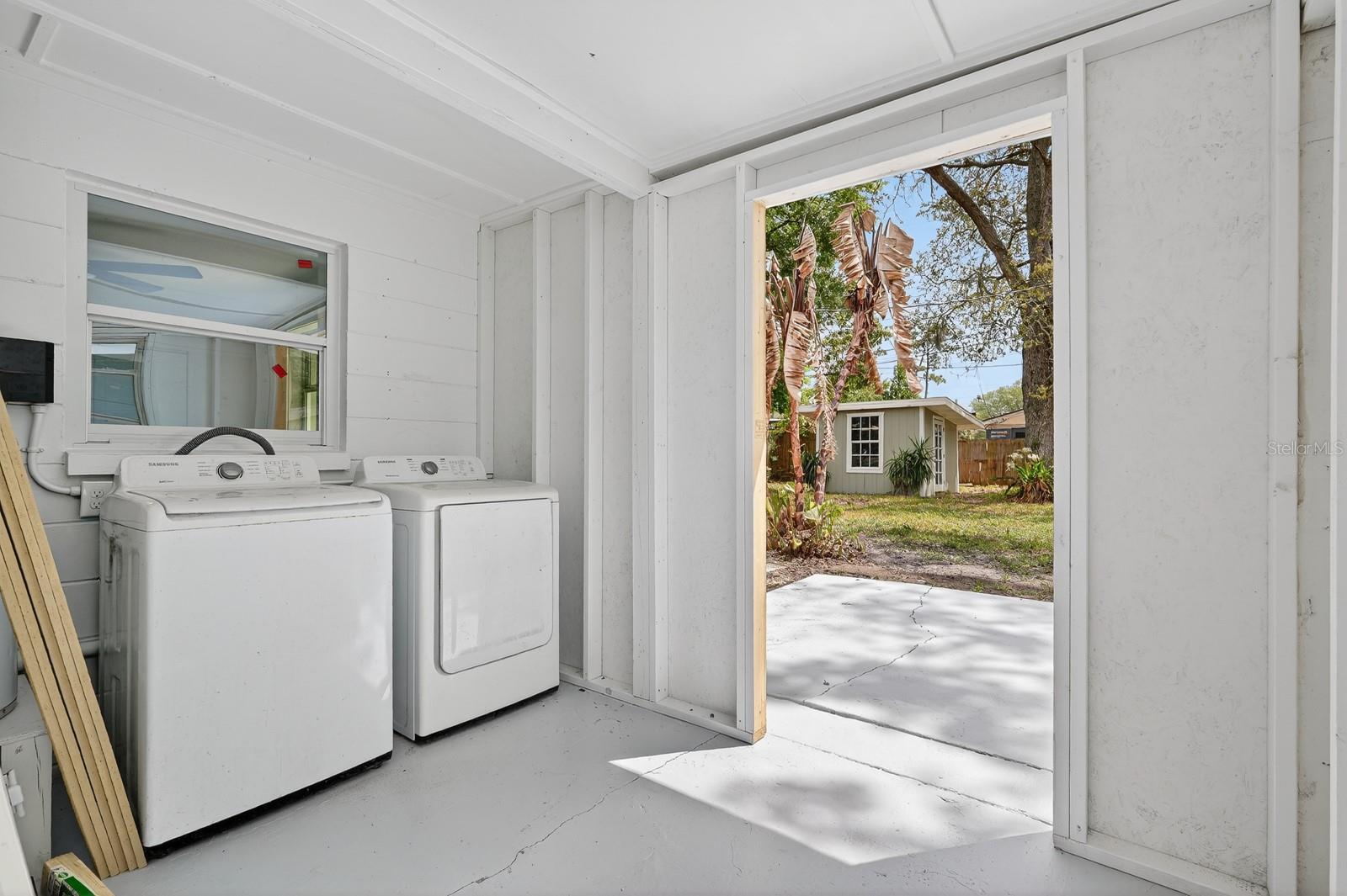 Image 20 of 30 For 553 Calhoun Street