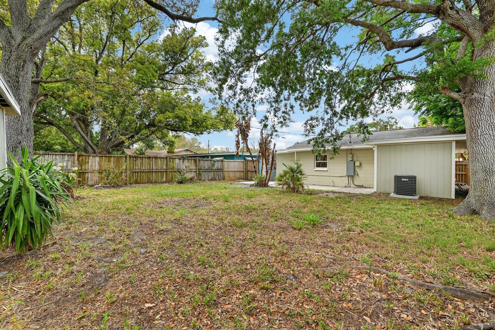 Image 22 of 30 For 553 Calhoun Street