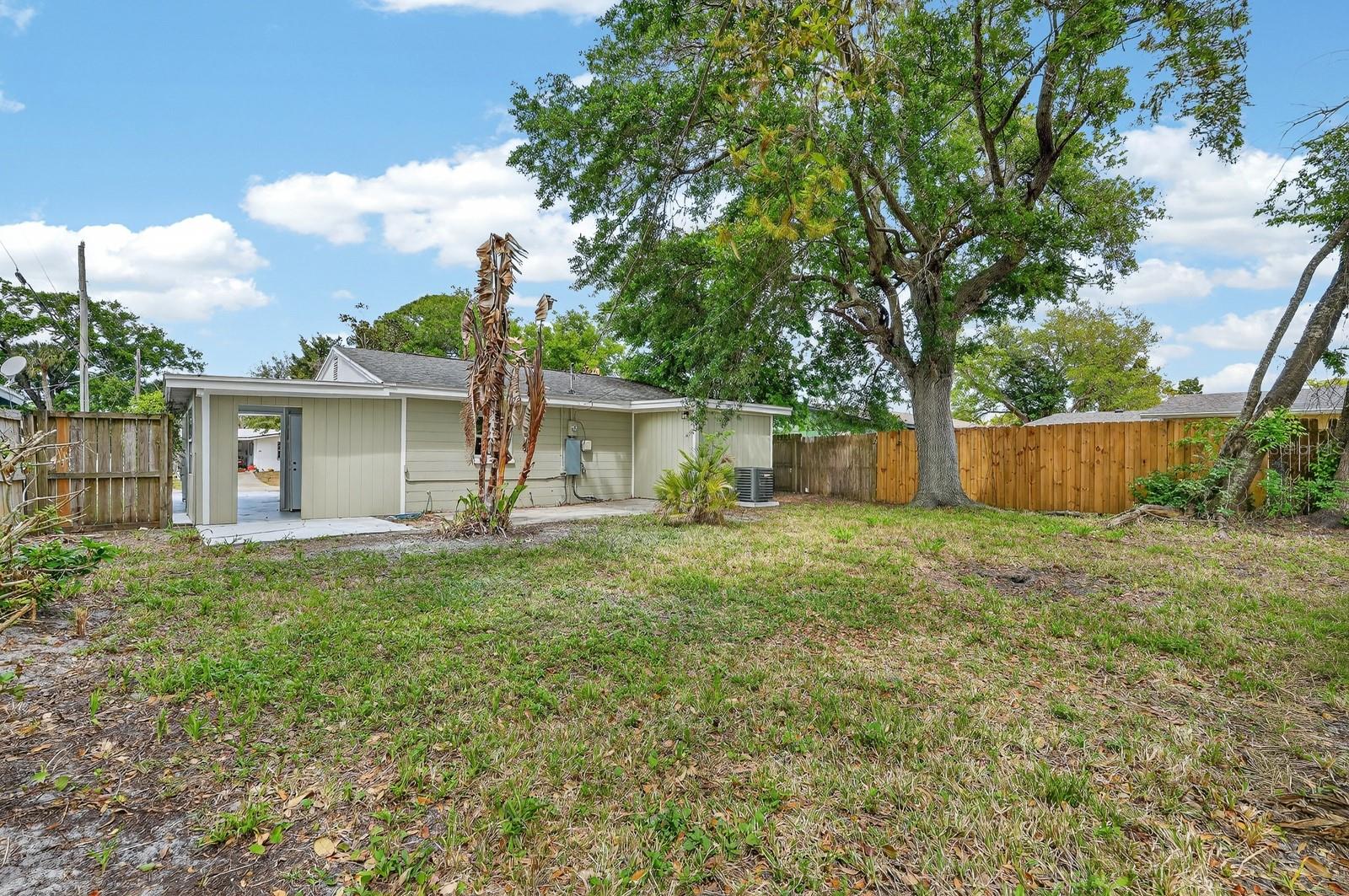 Image 23 of 30 For 553 Calhoun Street