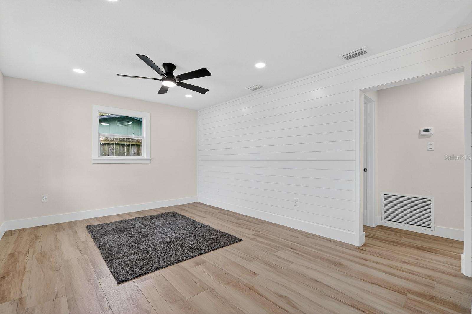 Image 3 of 30 For 553 Calhoun Street